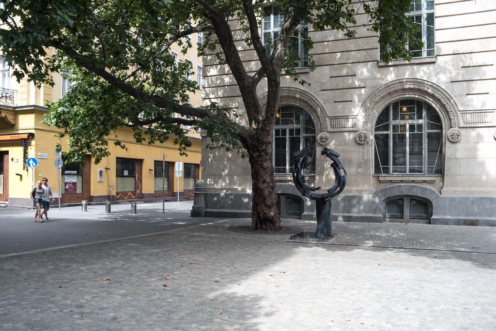 Inviting Flat In The Heart Of Town Apartamento Budapeste Exterior foto