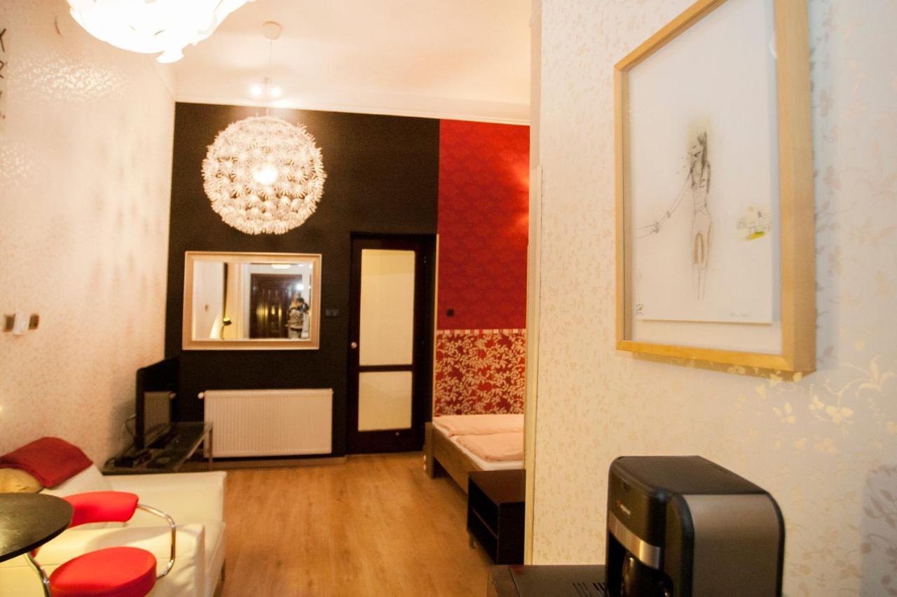 Inviting Flat In The Heart Of Town Apartamento Budapeste Exterior foto